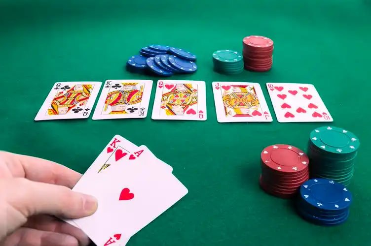 Adult Bangladesh user reviewing Fortune Snake access and login steps on 2798bet